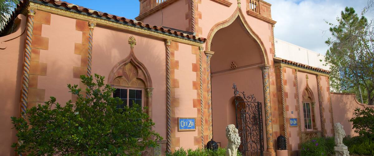 Ca d\'Zan Mansion showing heritage architecture and a house