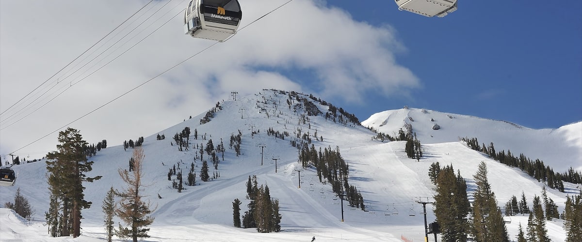 Central Interior California showing snow, a gondola and mountains
