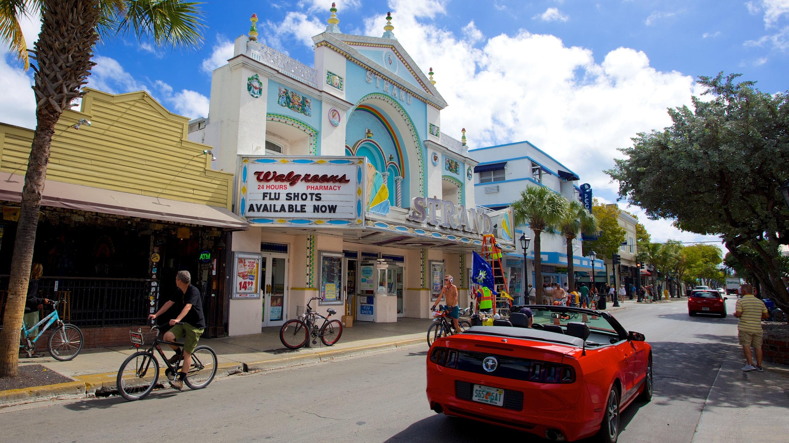 Key West featuring street scenes