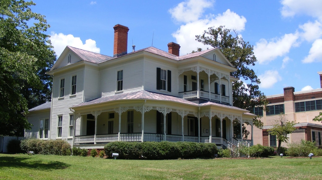 写真提供元 : VisitFayettevilleNC.com