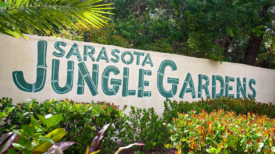 Sarasota Jungle Gardens toont bewegwijzering en een park