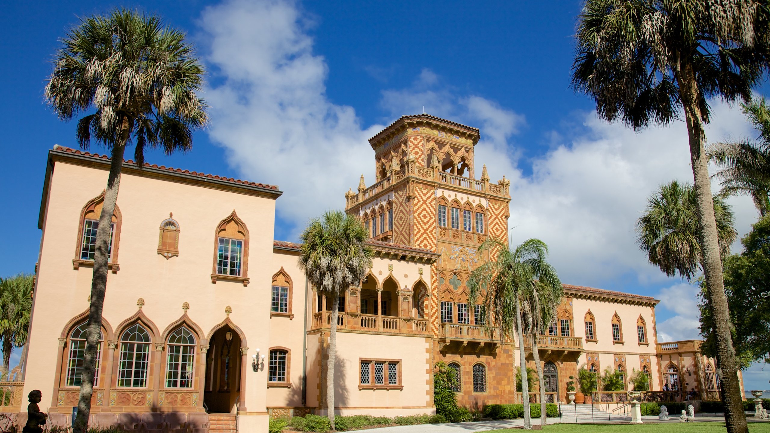 Ca d\'Zan Mansion featuring a house and heritage architecture