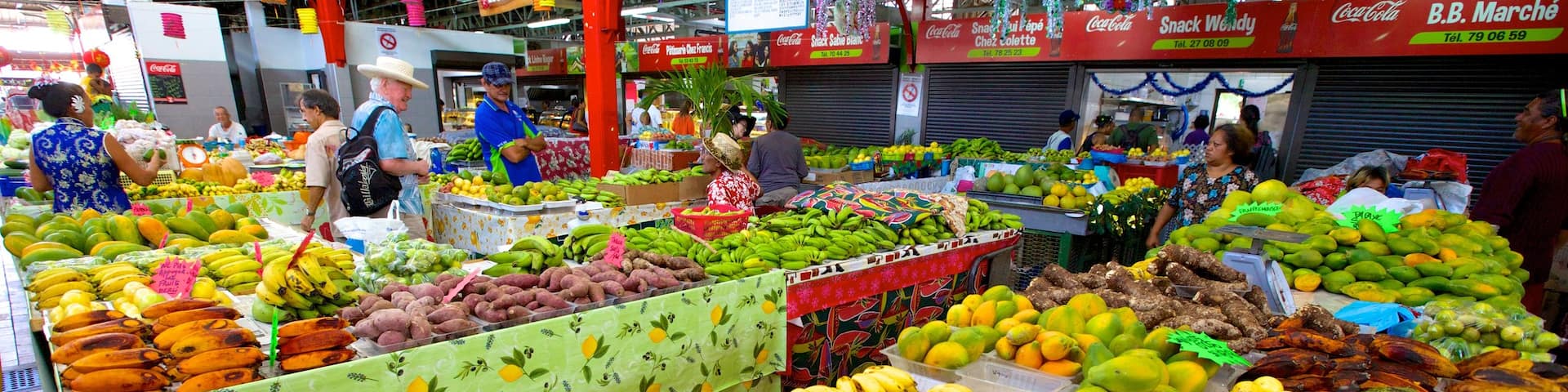 Papeete Market featuring markets and food