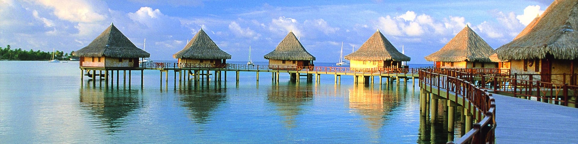 Rangiroa mostrando vistas generales de la costa