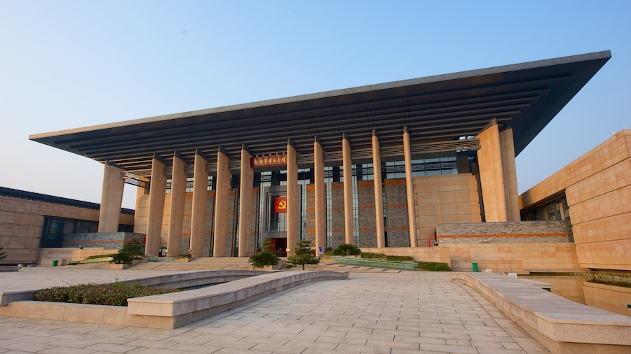 South Lake Memorial Hall