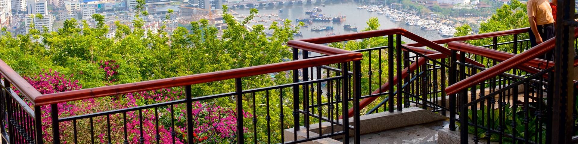 Luhuitou Park featuring a park and a city