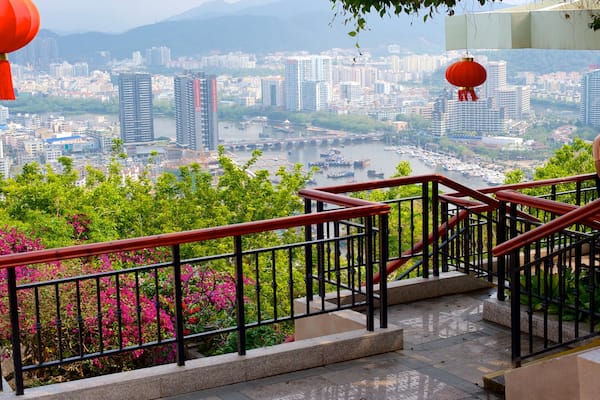 Luhuitou Park featuring a park and a city