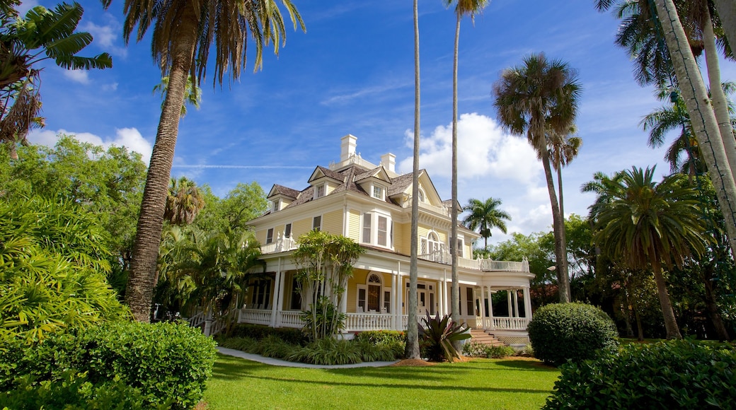 Burroughs Home som inkluderar ett hus och en park