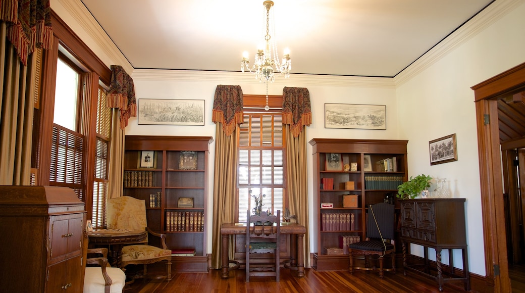 Fort Myers toont een huis en interieur