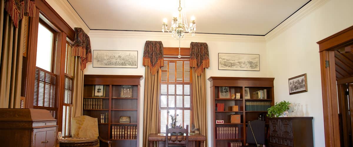 Fort Myers featuring interior views and a house