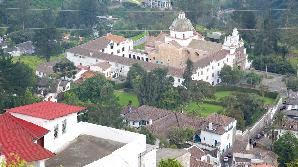 Guápulo mostrando un castillo