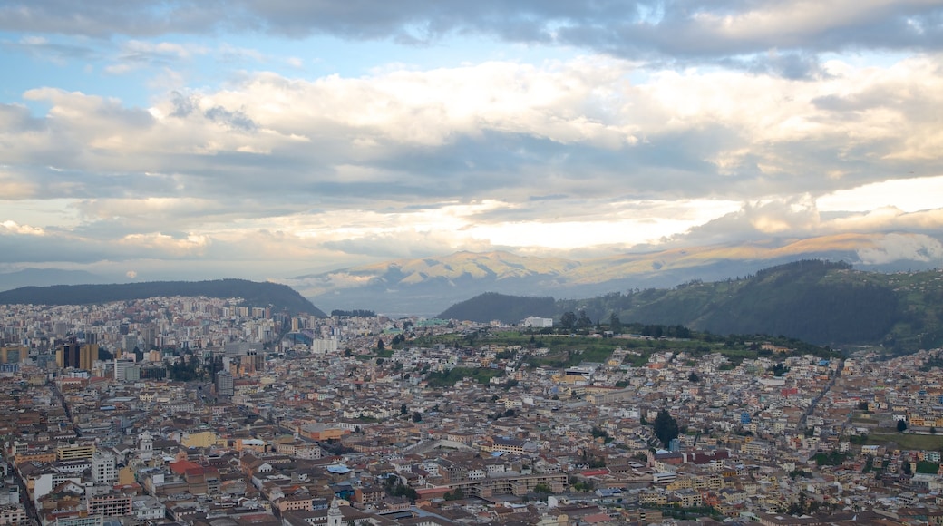 El Panecillo showing a city