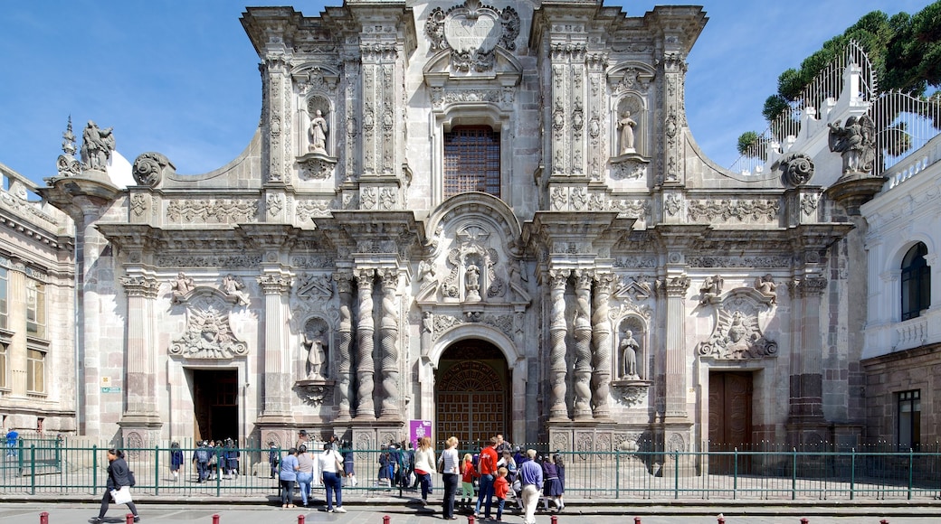 Iglésia la Compañía de Jesús toont historische architectuur, straten en een kerk of kathedraal