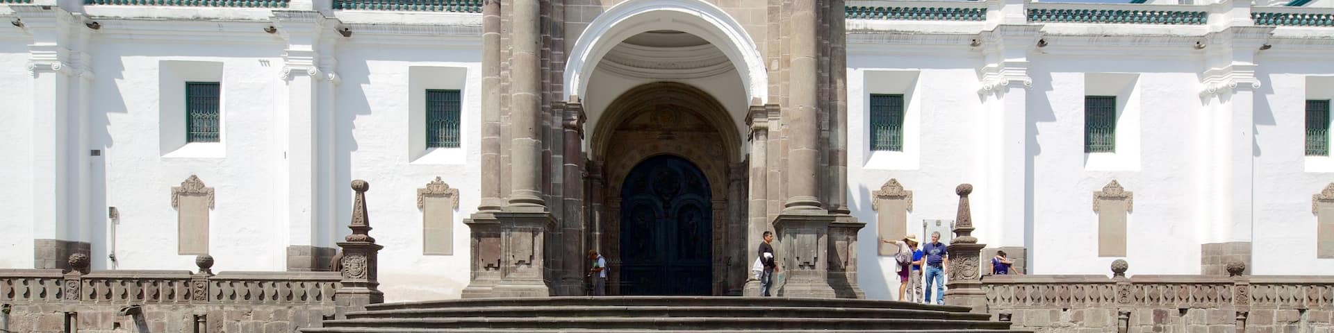 Quito Cathedral which includes street scenes, heritage architecture and a church or cathedral