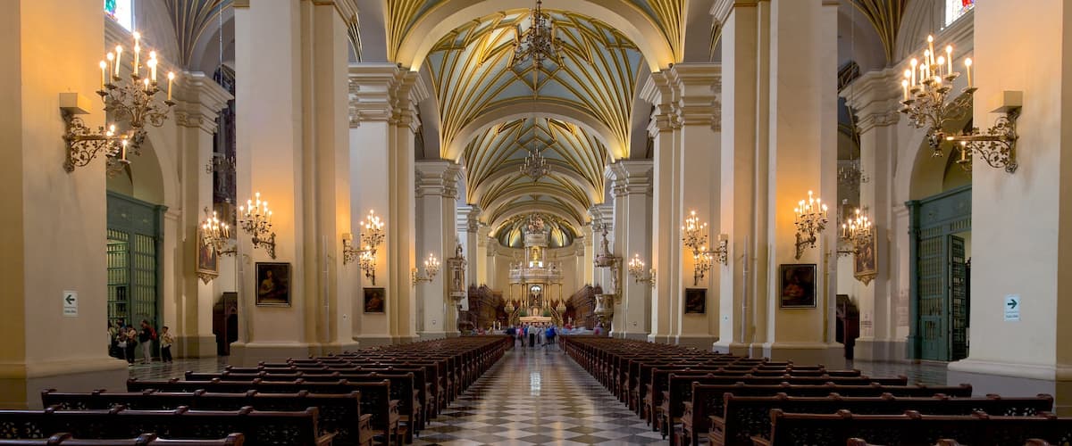 Lima showing interior views, religious aspects and a church or cathedral