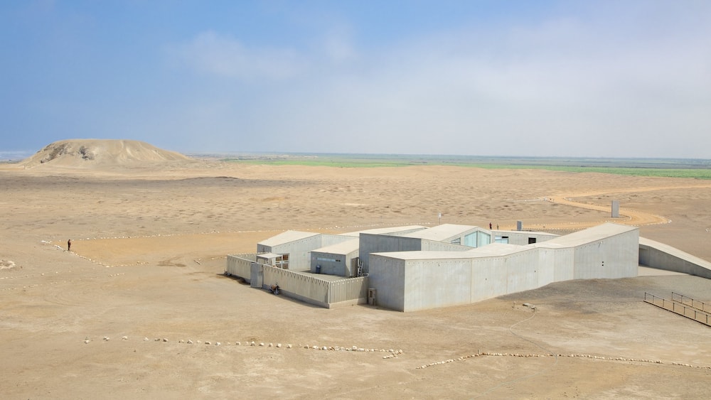 El Brujo which includes landscape views, tranquil scenes and desert views