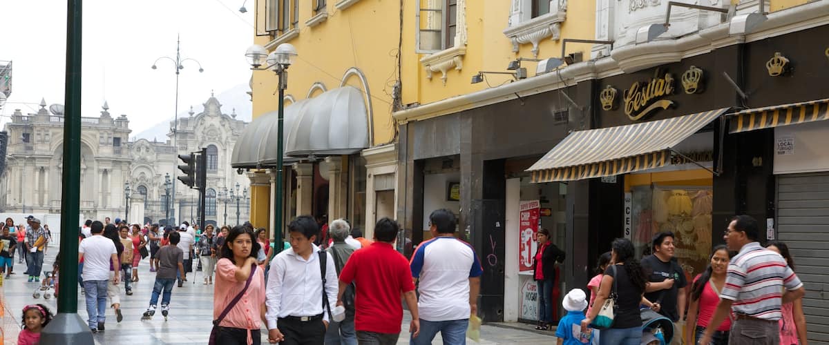 Jiron de La Union เนื้อเรื่องที่ ภาพท้องถนน ตลอดจน คนกลุ่มใหญ่