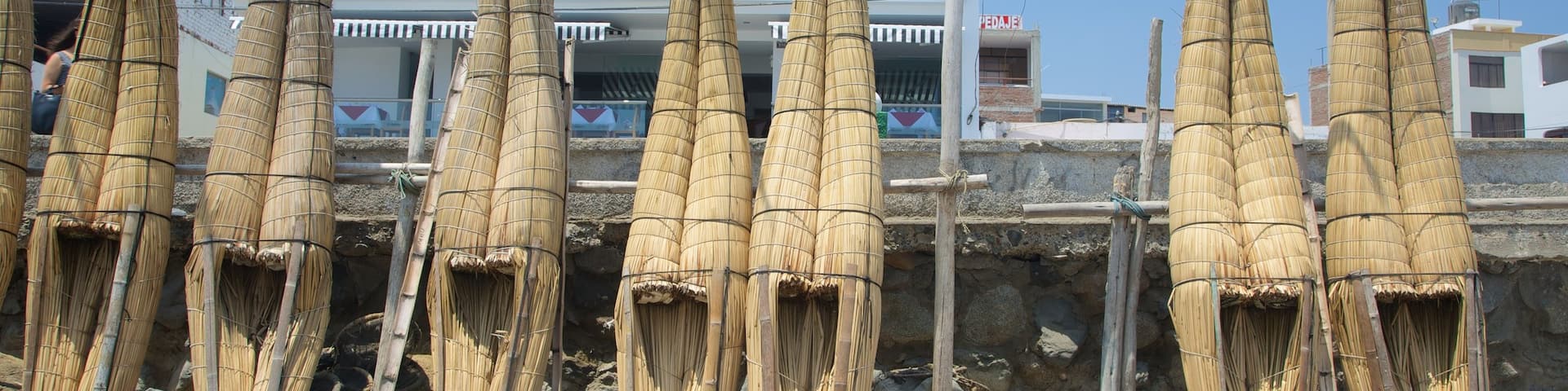 Huanchaco Beach showing outdoor art and indigenous culture