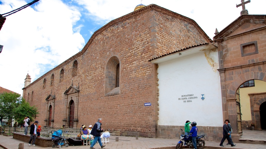 Santa Catalina Convent featuring street scenes
