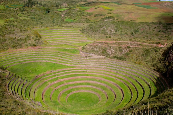 Moray Terraces which includes indigenous culture and landscape views