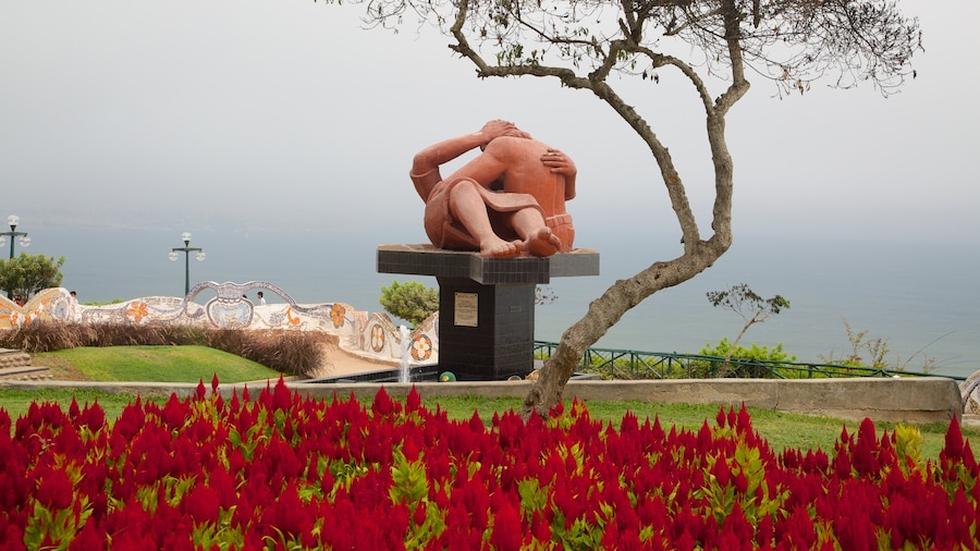 Parque del Amor which includes outdoor art, a statue or sculpture and a garden
