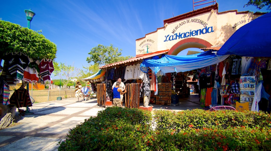 Ixtapa - Zihuatanejo mettant en vedette scènes de rue et marchés