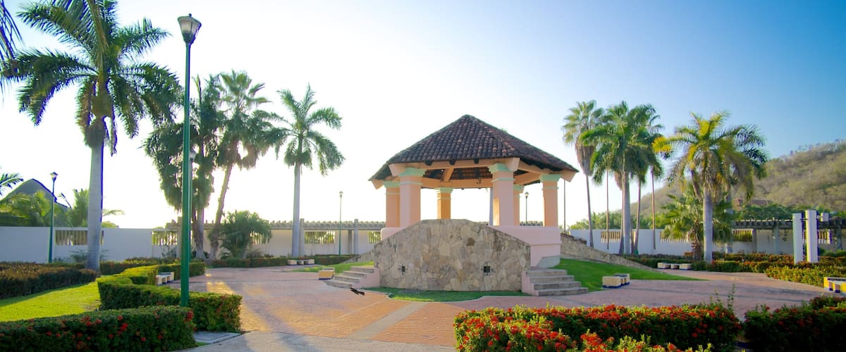 Plage de Chahue montrant jardin