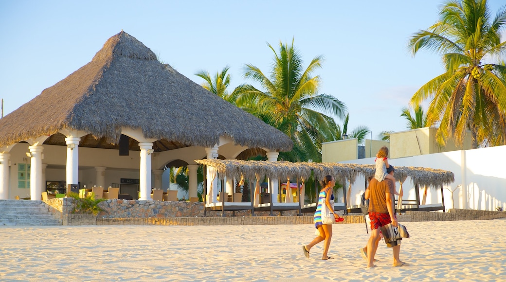 Chahue strand presenterar tropisk natur, en strand och ett lyxhotell