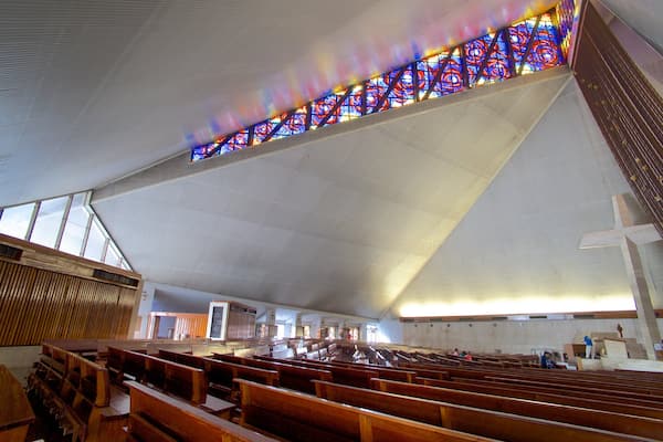Basilique de Guadalupe qui includes église ou cathédrale, vues intérieures et éléments religieux