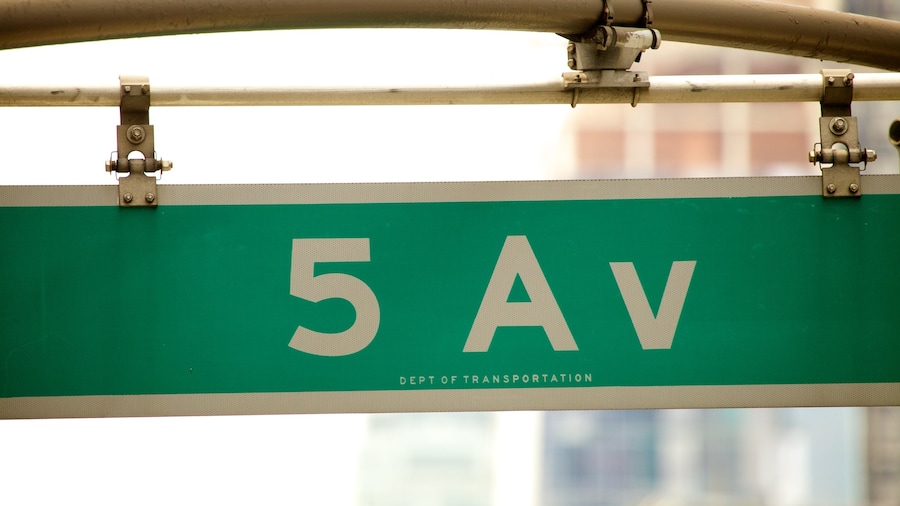 5th Avenue showing signage