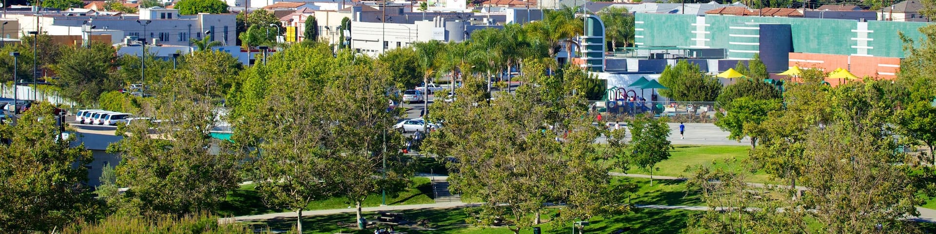 The Grove which includes a city and landscape views