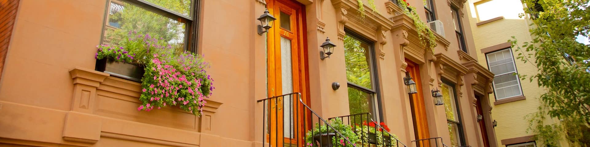 Brooklyn Heights which includes a house