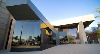 Centro Cultural Tijuana featuring modern architecture and street scenes