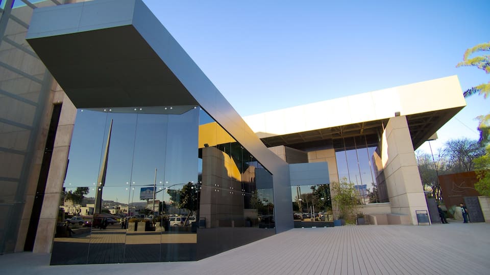 Centro Cultural Tijuana which includes street scenes and modern architecture