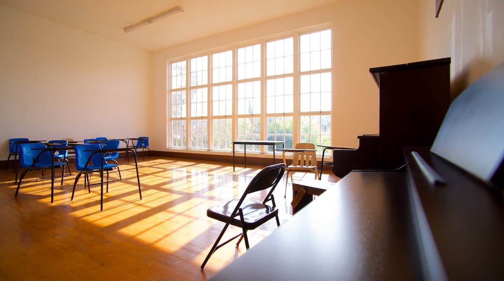 Casa de la Cultura toont interieur en een huis