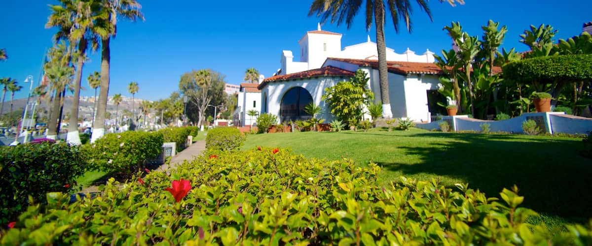 Ensenada showing a park