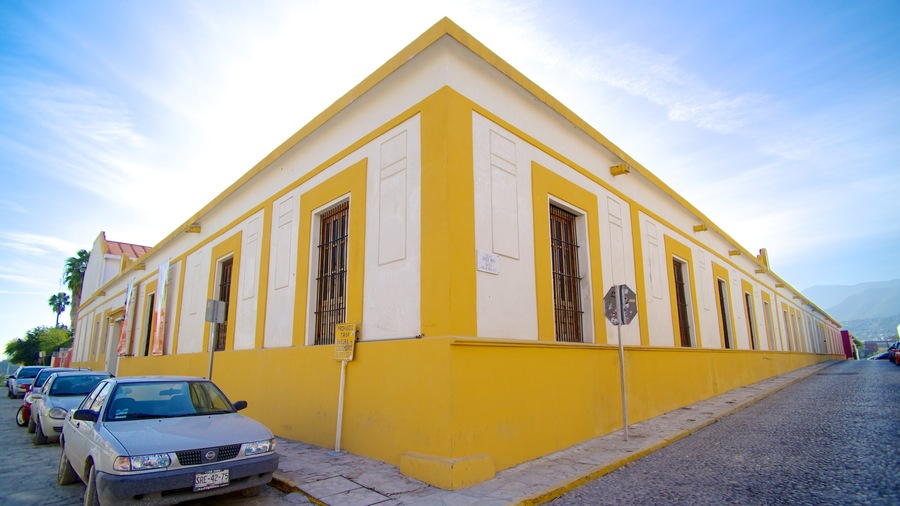 Barrio Antiguo que incluye escenas urbanas