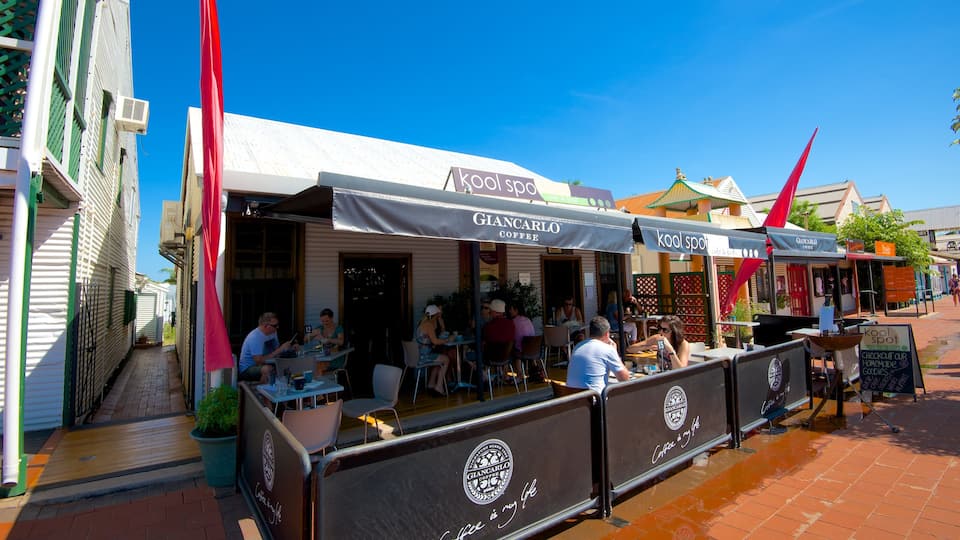 Broome qui includes ville, sortie au restaurant et signalisation