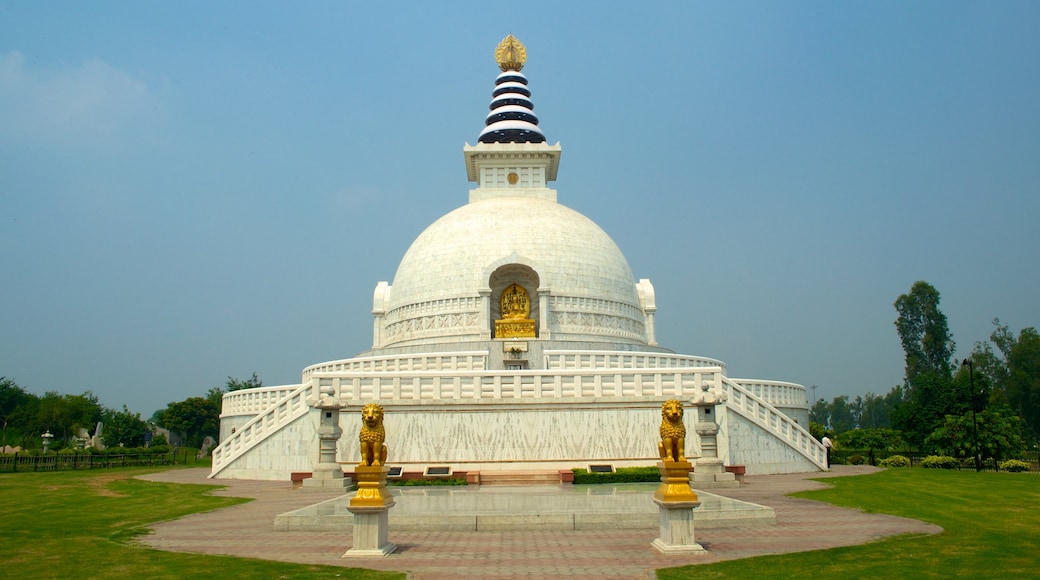 Lotus Temple showing a temple or place of worship and religious elements