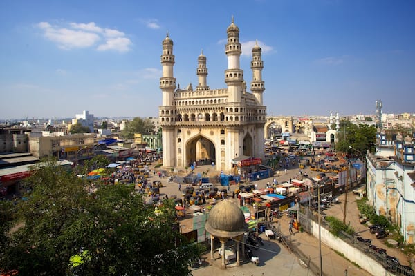 Charminar mit einem historische Architektur, Stadt und Platz oder Plaza