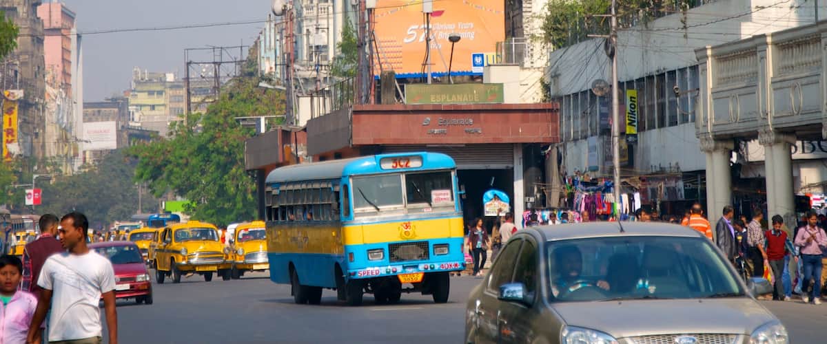 Mercado Nuevo ofreciendo una ciudad y escenas urbanas