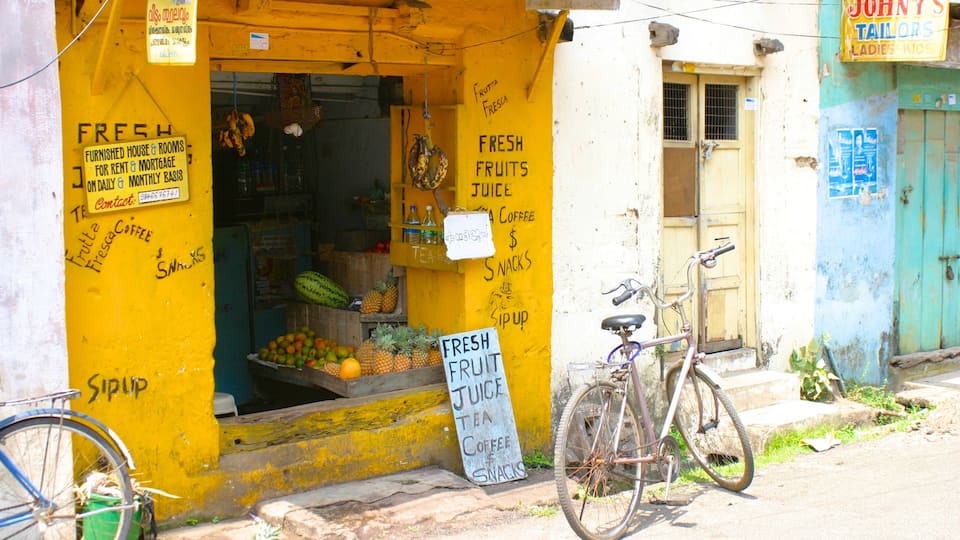 Cochin que incluye comida, escenas urbanas y señalización