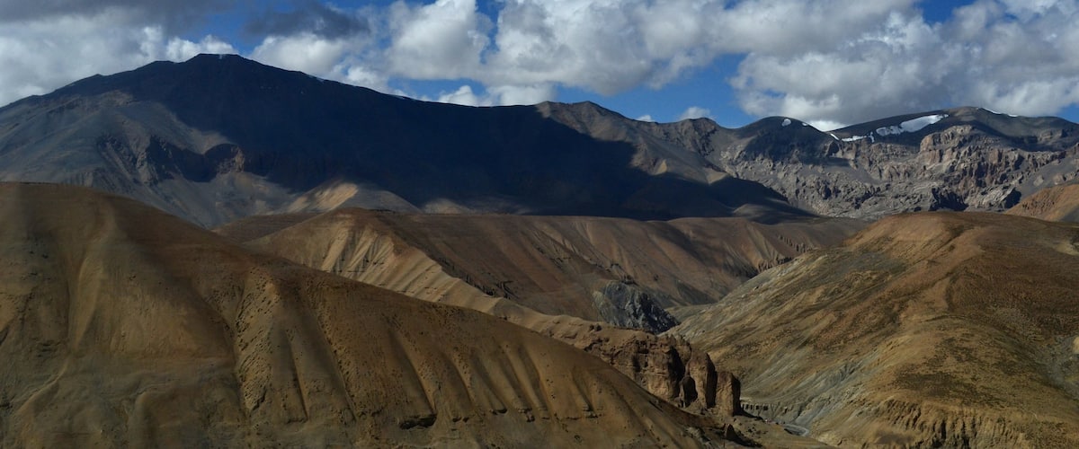 Leh ofreciendo montañas y vistas de paisajes
