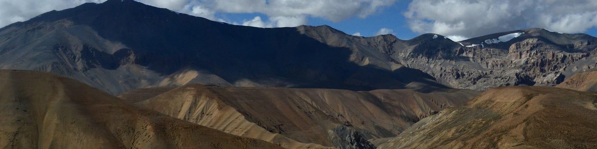 Leh som inkluderar landskap och berg