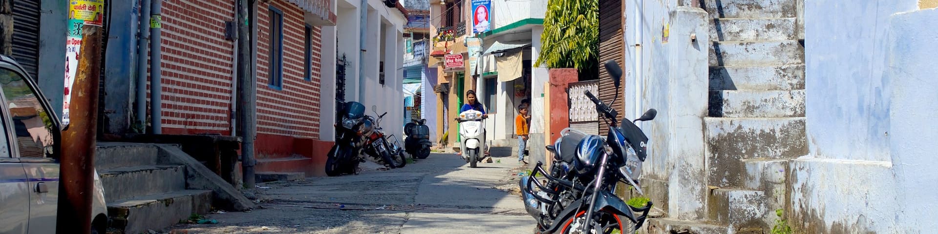 Kathgodam which includes street scenes and a small town or village