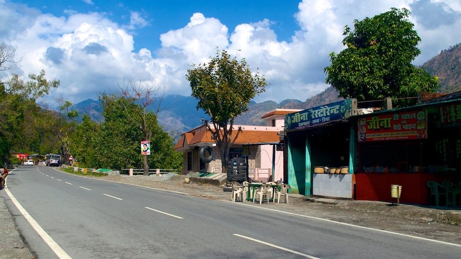BhujiaGhat featuring street scenes