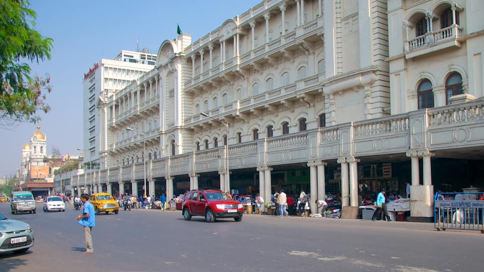 New Market showing a city, heritage architecture and markets