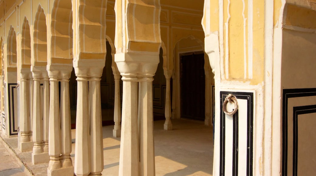 Hawa Mahal showing interior views and heritage architecture