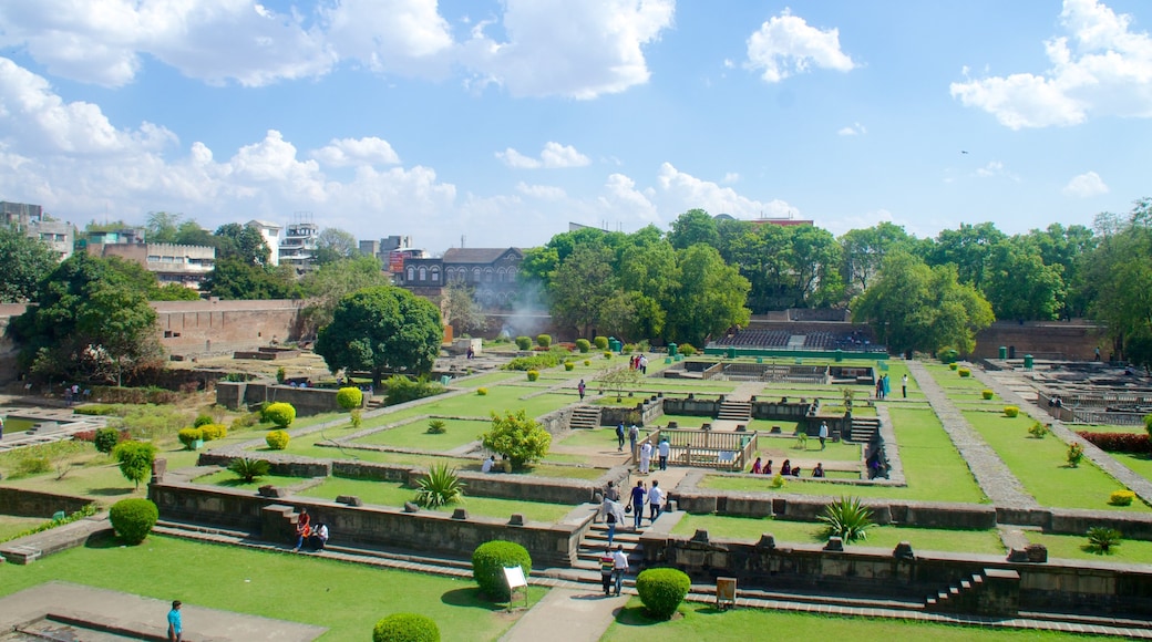 Shaniwar Wada showing a garden