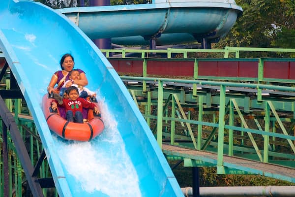 Nicco Park qui includes balades, parc aquatique et jardin